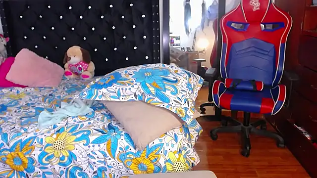 BellaKarla Chat XXX in diretta