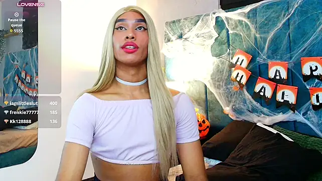 DanikaPaterrson Adlı Modelin Canlı XXX Sohbeti