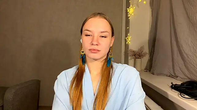 FridaMoncur's Live XXX Chat