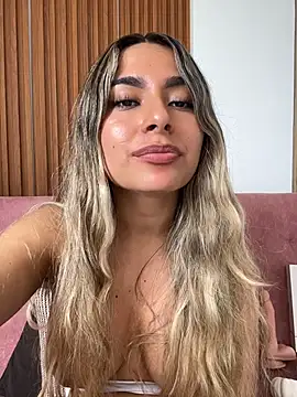 צ'אט XXX בשידור חי של kataliina___