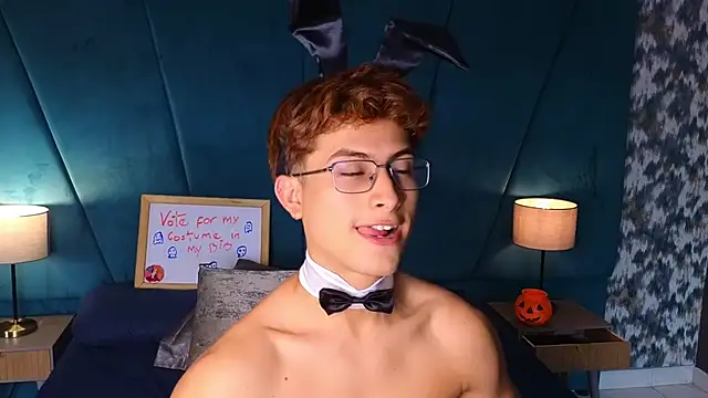 Aaron_Eze élő XXX-chatje