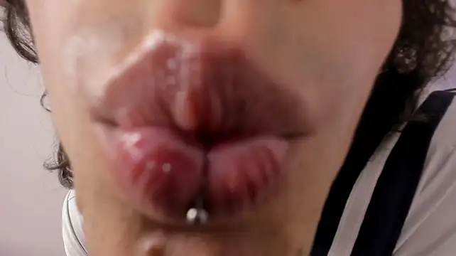 Chatroom XXX en direct de Arian_Castello