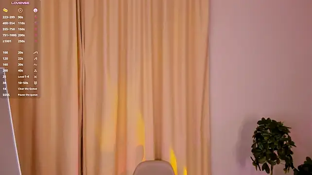 Xonalenei XXX чат на живо