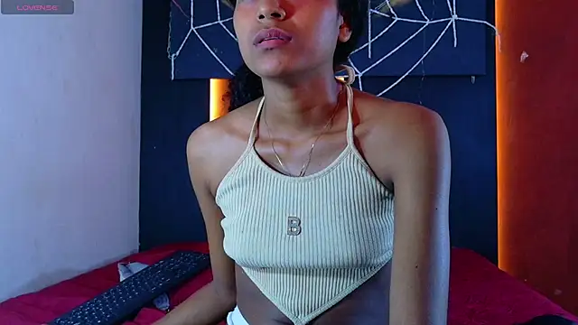 ZafiroSmall's Live XXX Chat