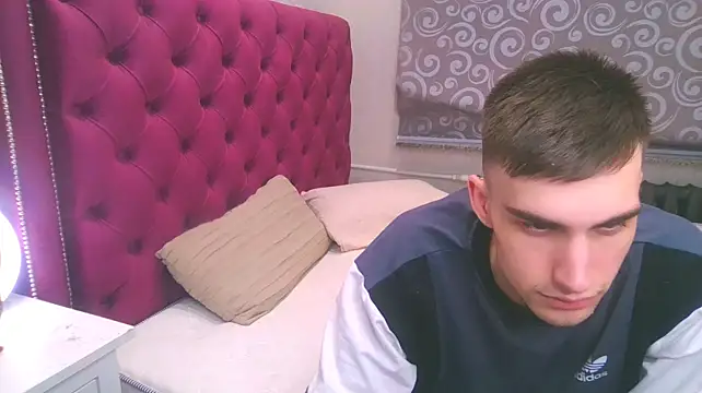 DeanWilde live XXX chat