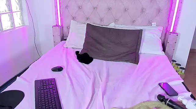 cloe_luux Adlı Modelin Canlı XXX Sohbeti
