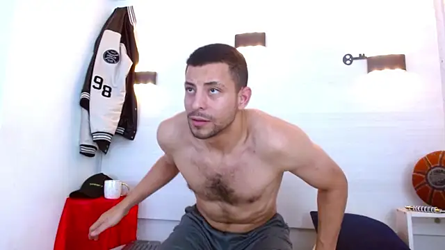 Cris_LaCobra_'s Live XXX Chat