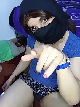 Banouti_23 Chat XXX in diretta