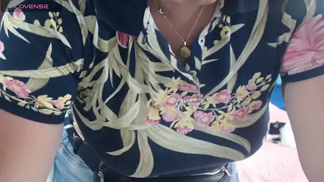 Chat +18 de miia-big1boobs_ ao vivo