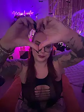 Chatroom XXX en direct de Miss_Lucifer6