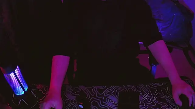 fame_bc élő XXX-chatje