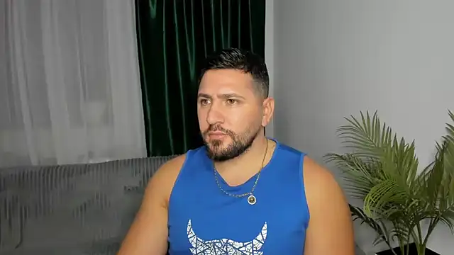XXX chat uživo modela Gold_Alpha_Boy