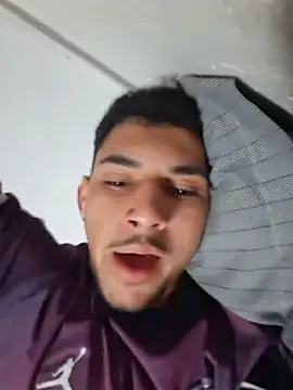 Chat +18 de andre_oliver2 ao vivo