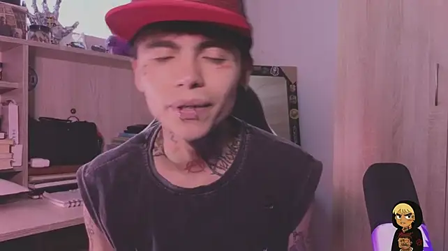 AcidMilo Adlı Modelin Web Kamerası Şovu