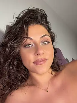 AvaBabyGirl Adlı Modelin Canlı XXX Sohbeti