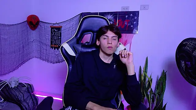 Angel_Dustt1 Adlı Modelin Web Kamerası Şovu