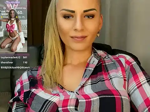 Rihanna_Pepper Live XXX-Chat