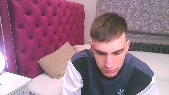 DeanWilde XXX чат на живо