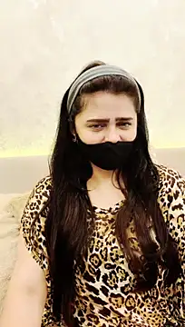 ashwariya23 Adlı Modelin Canlı XXX Sohbeti