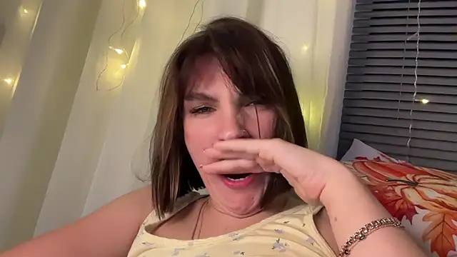 Lola_SweetShine's Live XXX Chat