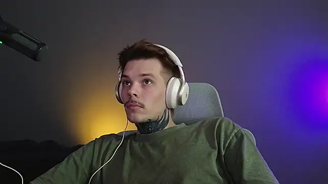 צ'אט XXX בשידור חי של DENIS_HERE