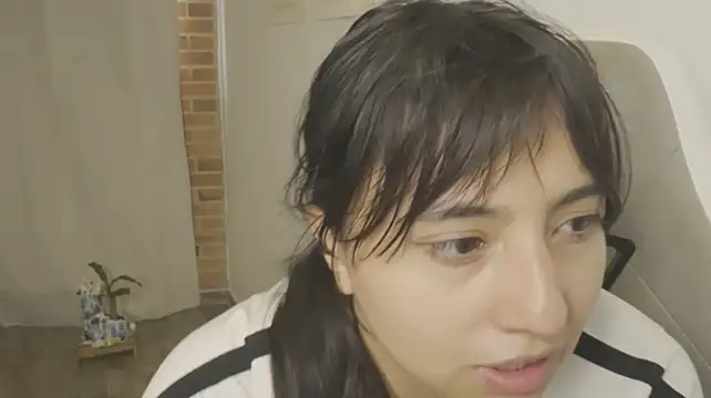 Chat +18 de EmmitaGarcia ao vivo