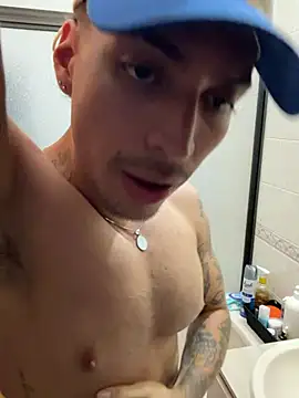 KAIRUIZ Adlı Modelin Canlı XXX Sohbeti