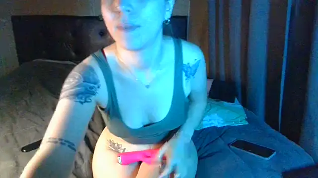 Chat +18 de Ceciihot ao vivo
