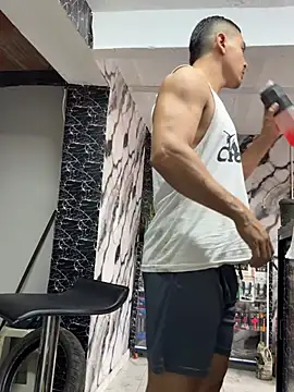 צ'אט XXX בשידור חי של Paul22cm-