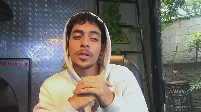 Chat XXX ao vivo de Jeey_Bee