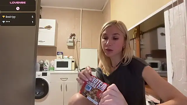XXX chat uživo modela AngelJeni