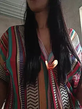 Chat +18 de LauraMontaii ao vivo