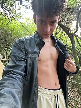 แชท XXX สดของ yoursexyjose