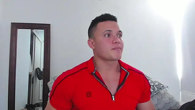 KingLevi01: απευθείας συνομιλία ΧΧΧ