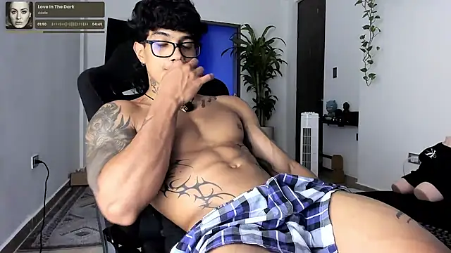 XXX chat uživo modela aress_damon