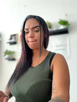 Sara-77 Live XXX-Chat