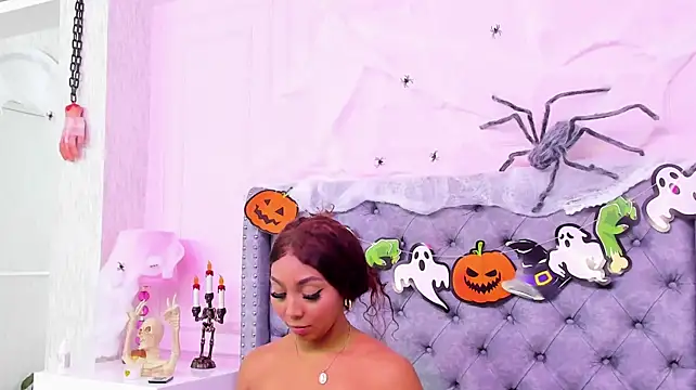 HaileeRoberts' Live XXX Chat