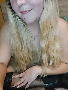 _Laura_9310 Adlı Modelin Canlı XXX Sohbeti