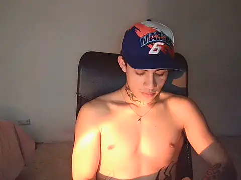 XXX chat uživo modela David_LongVibe