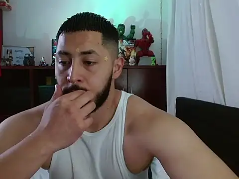 XXX chat uživo modela Spilios_low