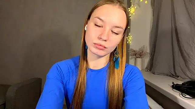 FridaMoncur's Live XXX Chat