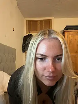 MegOliviaaxo's Live XXX Chat