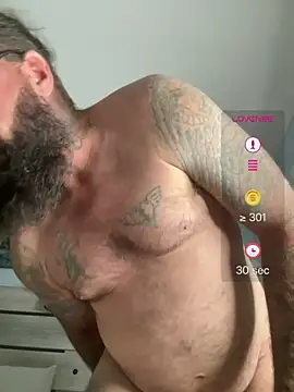 צ'אט XXX בשידור חי של alphareign85