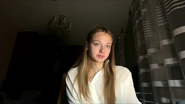 Chat +18 de Romy_Grei ao vivo