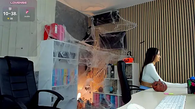 OfficeGirls XXX чат на живо