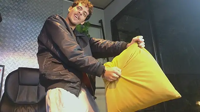XXX chat uživo modela Jeey_Bee