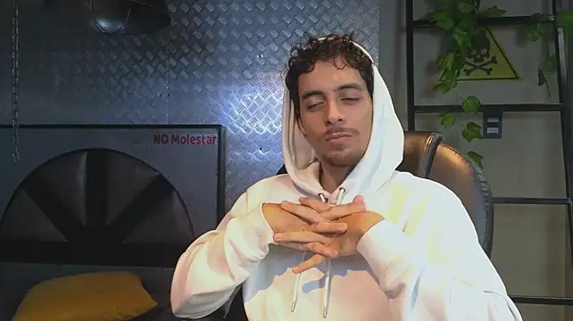 Chat XXX en directo de Jeey_Bee