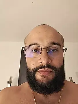 Luke__09 লাইভ XXX চ্যাট