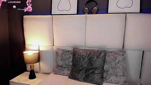 Živý XXX chat Megaan_Dolll