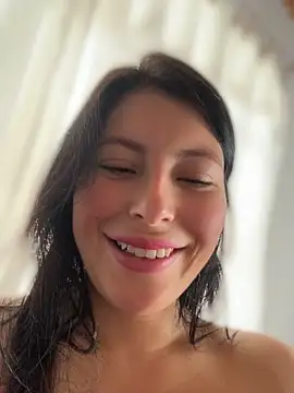 แชท XXX สดของ GiuliaBianchi